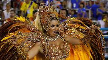 Umzug der Sambaschulen: Karneval in Rio erreicht Siedepunkt 
