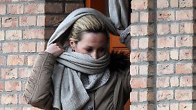 Bettina Wulff vor ihrem Haus in Großburgwedel.
