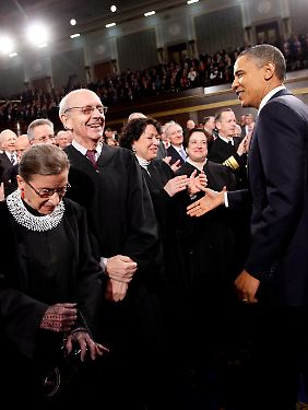 Die Richter Ruth Bader Ginsburg und Stephen Breyer bei Obamas Rede zur Page der Nation 2011.