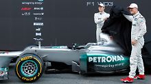 Vorhang auf:  Nico Rosberg und Michael Schumacher.