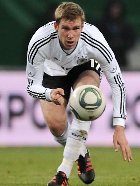 Per Mertesacker hat keine Sorge, die Europameisterschaft zu verpassen. Bundestrainer Joachim Löw bereitet der mögliche Ausfall des Innenverteidigers auch keine Sorgen.