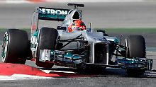 Michael Schumacher konnte im neuen W03 nur 51 Runden abspulen, dann streikte die Hydraulik.