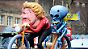 Motivwagen beim Karneval in Düsseldorf: Merkel mit einer toten FDP auf dem Tandem.