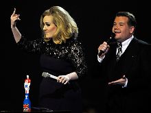 Entschuldigung an Pop-Sängerin: Adele zeigt Stinkefinger