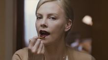 Charlize Theron als Mavis in der Komödie "Young Adult". Der Film kommt am 23. Februar in die deutschen Kinos.