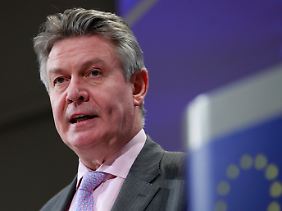 Karel de Gucht verspricht sich Schutz von Arbeitsplätzen.