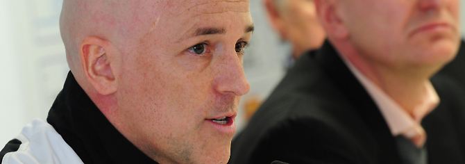Der neue ist schon in Aue: Trainer Karsten Baumann.
