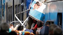 Tote und 550 Verletzte in Buenos Aires: Personenzug rammt Bahnsteig