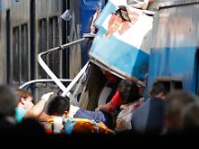 Tote und 550 Verletzte in Buenos Aires: Personenzug rammt Bahnsteig