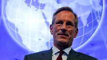 Harte Blicke Richtung Griechenland: Michael Diekmann.