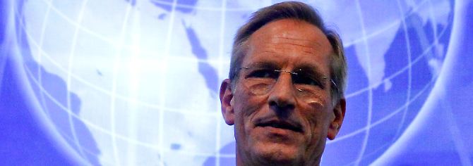 Harte Blicke Richtung Griechenland: Michael Diekmann.