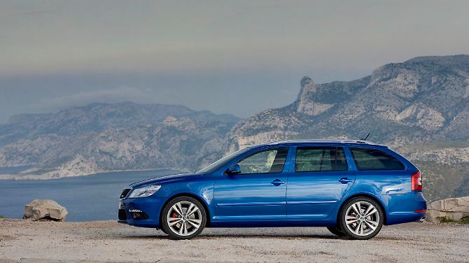 Die Sportlichkeit des Skoda Octavia Combi RS ist nicht allzu ernst zu nehmen.