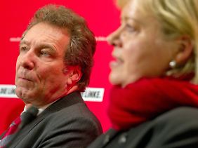 Klaus Ernst und Gesine Lötzsch erklären die Entscheidung der Nicht-Entscheidung.