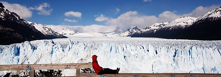 Nachdenkliche Stimmung am Perito-Moreno-Gletscher: Jetzt soll unter anderem auch die Deutsche Bank vermitteln.