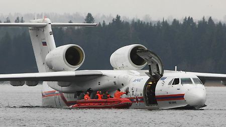 Objekt der Macht: das Wasserflugzeug.