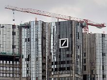 Die Deutsche Bank schlägt sich bislang recht wacker.