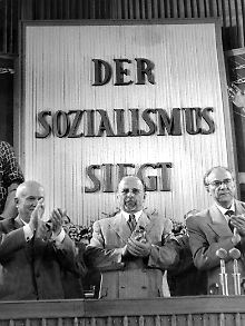 Walter Ulbricht sieht im Axel Springer Verlag einen Feind des Sozialismus.
