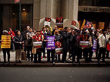 Protest vor dem AIG-Gebäude in New York.