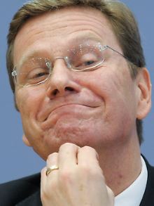 In der neuen Bundesregierung erklimmt Westerwelle die Sprossen ganz weit oben.