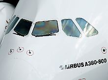 Von hier sind es mehr als 70 Meter bis zum Heck: Das Cockpit einer A380-800.