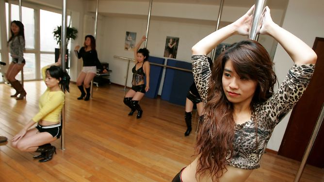 Ran an die Stange!: "Pole Dancing" als Fitnessmaßnahme 