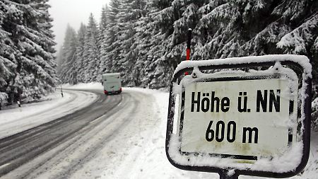 Wenn man mit seinem Wohnmobil in den Winterurlaub fahren will, muss man einiges beachten.