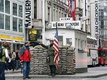 Der "Checkpoint Charlie" ist eher touristisch ...