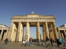 Wer heute durchs Brandenburger Tor schlendert, kann sich kaum vorstellen, ...