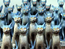 Die ägyptische Göttin Bastet, Tochter des Sonnengottes Re, wurde als Katze dargestellt.