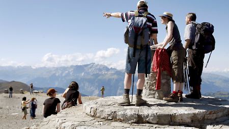 Ausflügler auf dem Weisshorngipfel.