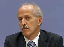 ... und Walther Otremba unterstützen Wolfgang Schäuble im Finanzministerium.