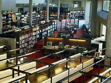 Blick in den Lesesaal der Bibliothek des Deutschen Literaturarchivs in Marbach.