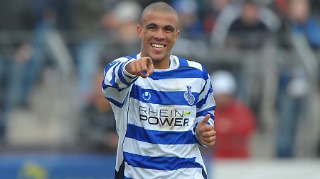 Auswärtssieg: Der Duisburger Bruno Soares jubelt über sein Tor zum 0:2. 