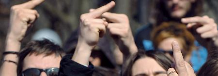 "Stinkefinger" und Beschimpfungen: Strafen können hoch ausfallen