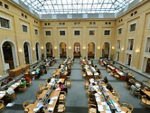 Freihandlesesaal der "Bibliotheca Albertina".