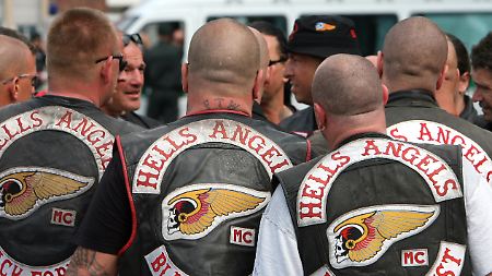 Immer wieder kommt es zu gewalttätigen Auseinandersetzungen zwischen den verfeindeten Rockerbanden "Hells Angels" und den Bandidos.