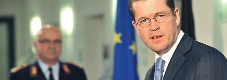 Verteidigungsminister Guttenberg räumt "kriegsähnliche Zustände" in Afghanistan ein. Für die Soldaten fordert er mehr Rechtssicherheit.