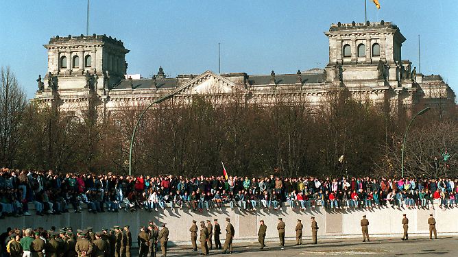 Die Revolution von 1989: Ein Volk sprengt seine Mauern