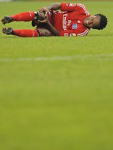 Verlertzt ist er nicht: Ze Roberto.