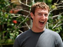 Das lachende Gesicht dahinter: Mark Zuckerberg (Archivbild).
