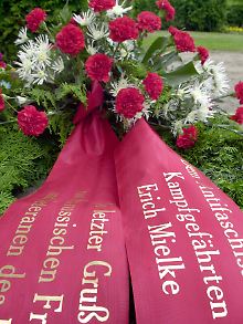 Beerdigt wurde Mielke, der im Alter von 92 Jahren verstarb, auf dem Zentralfriedhof Berlin-Friedrichsfelde.