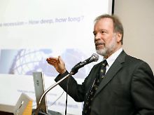 Zurückhaltung ist für Norbert Walter das Gebot der Stunde - und der kommenden Jahre.