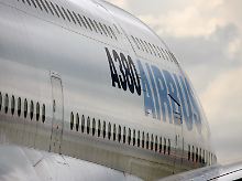 Eine A380-800 - Der Abstand zwischen den Sitzen bestimmt die Anzahl der Sitzplätze.