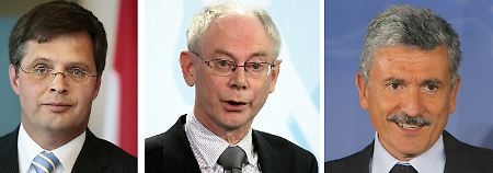 Viele Namen werden für die neue Ratspräsidentschaft genannt, darunter die Regierungschefs der Niederlande und Belgien, Jan Peter Balkenende (l) und Herman van Rompuy (m). Für die Position des EU-"Außenministers" hat der frühere italienische Außenminister Massimo D'Alema gute Karten.