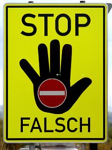 Über die Ursachen, warum jemand zum Geisterfahrer wird, wird viel spekuliert. Stress, Müdigkeit oder eine verwirrende Beschilderung können Gründe sein.