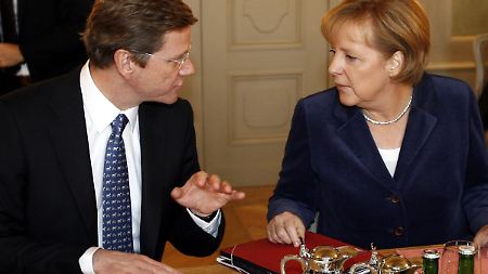 Problemlösung wird Chefsache: Westerwelle und Merkel wollen das Klima ihrer Koalition verbessern.