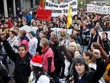 Die Demonstranten fordern Reformen an Universitäten und Schulen.
