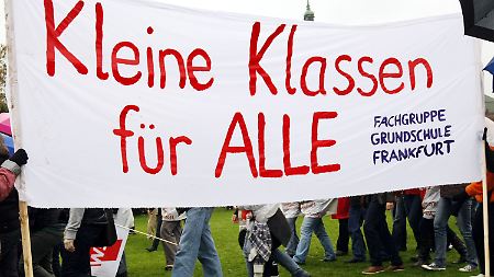 Auch Schüler gingen auf die Straße.