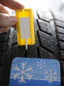 Profils eines Winterreifens: Der Gesetzgeber schreibt eine Mindestprofiltiefe von 1,6mm vor, mindestens 4mm werden jedoch empfohlen.