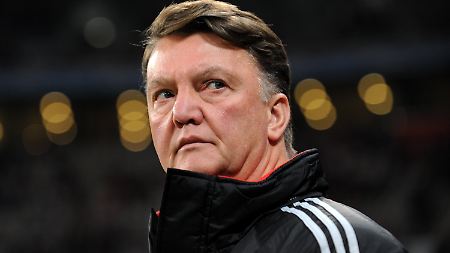 Louis van Gaal weiß spätestens jetzt, dass öffentliche Kritik beim FC Bayern nur von unten nach oben verpönt ist.